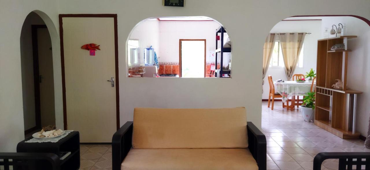 Dan Zoranz Self Catering Guest House La Digue Exterior photo