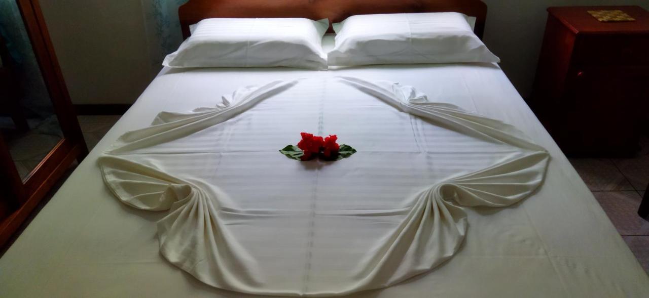 Dan Zoranz Self Catering Guest House La Digue Exterior photo