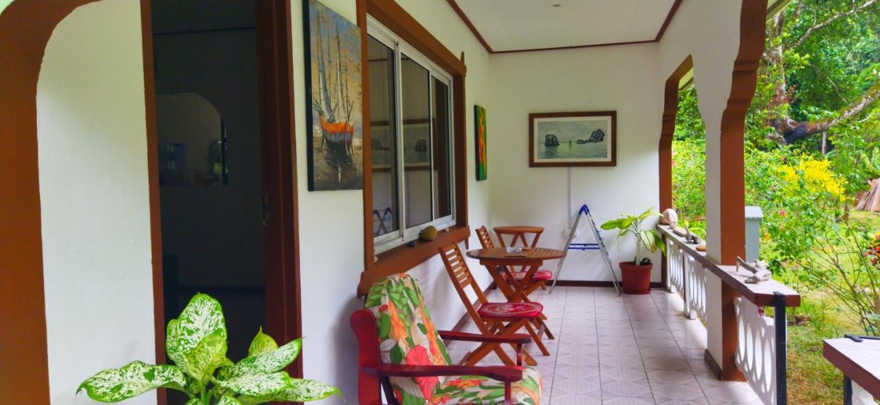 Dan Zoranz Self Catering Guest House La Digue Exterior photo